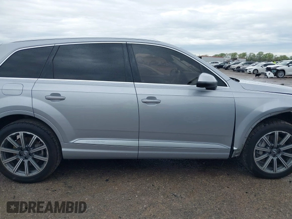 2019 Audi Q7 Premium Plus z VIN WA1LAAF73KD040924, wystawiony jako IAAI lot #41897902 z przebiegiem 131 535 mil mil oraz . Historia ofert i sprzedaży dostępna na DreamBid. Obrazek 13.