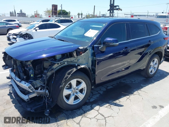 2022 Toyota Highlander LE with VIN 5TDZZRAH2NS550598, listed as a IAAI auction lot 42317212 with 42,102 mi miles and . Bid and sale history available at DreamBid. Image 19.
