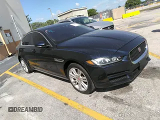 2019 Jaguar XE 25t Premium with VIN SAJAJ4FX9KCP46060, listed as a IAAI auction lot 42028720 with 38,953 mi miles. Bid and sale history available at carsss.com. Image 1.