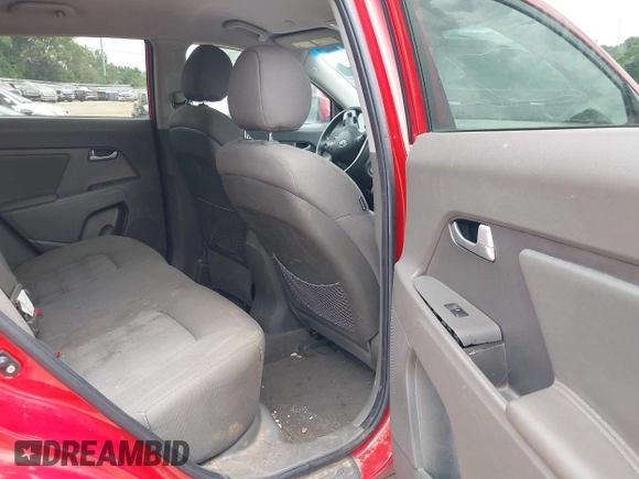 2011 Kia Sportage LX с VIN KNDPBCA23B7095593, выставлен на аукционе IAAI как лот 42653606 с пробегом 296 912 миль миль и . История ставок и продаж доступна на DreamBid. Изображение 8.
