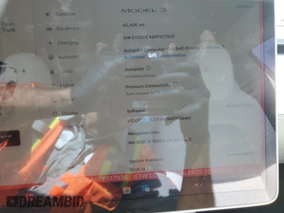 2023 Tesla Model 3 z VIN 5YJ3E1EA6PF517935, wystawiony jako Copart lot #60980325 z przebiegiem 45 496 mil mil oraz Szkoda całkowita • Salvage title. Historia ofert i sprzedaży dostępna na DreamBid. Obrazek 9.