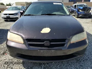 1998 Honda Accord EX z VIN 1HGCG1650WA014227, wystawiony jako Copart lot #45868775 z przebiegiem 348 362 mil mil oraz Szkoda całkowita • Salvage title. Historia ofert i sprzedaży dostępna na DreamBid. Obrazek 5.