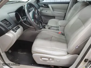 2011 Toyota Highlander with VIN 5TDZK3EH4BS028725, listed as a Copart auction lot 51069885 with 207,161 mi miles and Salvage Title. Bid and sale history available at carsss.com. Image 7.
