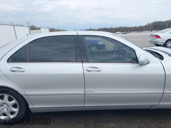 2000 Mercedes-Benz S-Class with VIN WDBNG70JXYA054073, listed as a IAAI auction lot 41987179 with 124,968 mi miles. Bid and sale history available at carsss.com. Image 13.