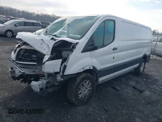 2019 Ford Transit z VIN 1FTYR2ZM6KKB81879, wystawiony jako IAAI lot #41485213 z przebiegiem 153 036 mil mil oraz . Historia ofert i sprzedaży dostępna na DreamBid. Obrazek 17.