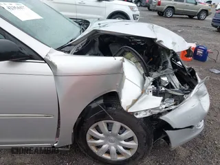 2005 Toyota Camry STD z VIN 4T1BE32K45U562005, wystawiony jako IAAI lot #42354477 z przebiegiem 205 193 mil mil oraz . Historia ofert i sprzedaży dostępna na DreamBid. Obrazek 6.