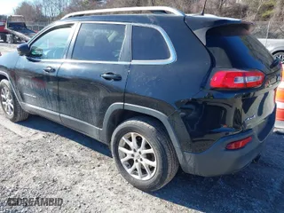 2018 Jeep Cherokee Latitude with VIN 1C4PJMCB1JD589473, listed as a IAAI auction lot 41665630 with 106,371 mi miles. Bid and sale history available at carsss.com. Image 3.