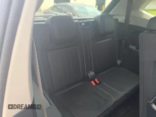 2024 Volkswagen Tiguan SE with VIN 3VV3B7AX6RM103866, listed as a IAAI auction lot 42751181 with 31,978 mi miles and . Bid and sale history available at DreamBid. Image 1.