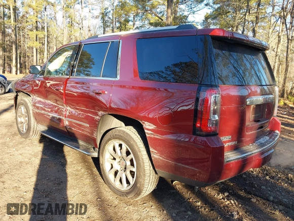 2019 GMC Yukon Denali with VIN 1GKS2CKJ8KR137636, listed as a IAAI auction lot 41264171 with 153,136 mi miles. Bid and sale history available at carsss.com. Image 3.