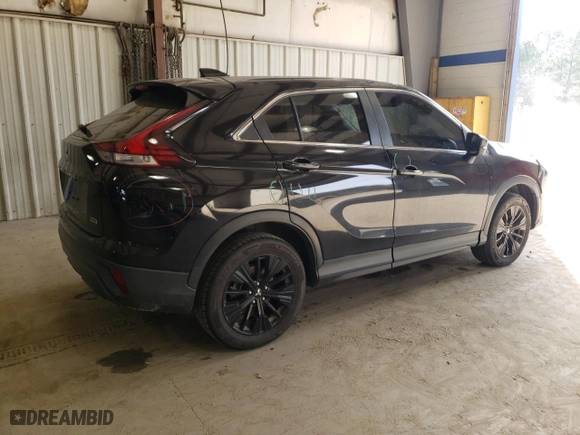 2022 Mitsubishi Eclipse Cross LE with VIN JA4ATVAA0NZ058753, listed as a Copart auction lot 46917305 with 31,683 mi miles and Salvage Title. Bid and sale history available at carsss.com. Image 3.