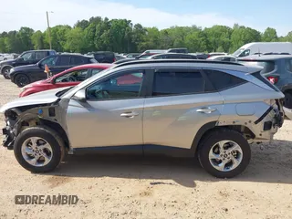 2024 Hyundai Tucson SEL z VIN 5NMJBCDE5RH299830, wystawiony jako IAAI lot #42043894 z przebiegiem 19 340 mil mil oraz . Historia ofert i sprzedaży dostępna na DreamBid. Obrazek 14.