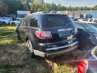 2013 GMC Acadia SLT with VIN 1GKKRRKD6DJ167728, listed as a IAAI auction lot 41897369 with 1 mi miles. Bid and sale history available at carsss.com. Image 3.