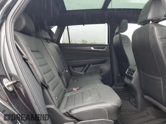 2024 Volkswagen Atlas SEL with VIN 1V2BE2CA2RC231602, listed as a Copart auction lot 59927465 with 16,022 mi miles and Salvage title. Bid and sale history available at DreamBid. Image 11.