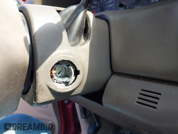 2002 Ford F-250 XL с VIN 1FTNW21F92EC27048, выставлен на аукционе IAAI как лот 42016383 с пробегом 179 671 миль миль и . История ставок и продаж доступна на DreamBid. Изображение 19.
