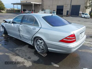 2001 Mercedes-Benz S 320/430/500 with VIN WDBNG70J51A197017, listed as a IAAI auction lot 41936977 with Not Provided miles and . Bid and sale history available at carsss.com. Image 3.