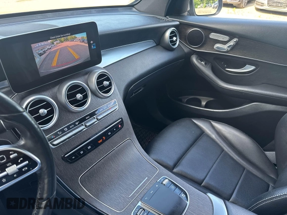 2020 Mercedes-Benz GLC 300 with VIN WDC0G8EB3LF693291, listed as a IAAI auction lot 42564435 with 101,725 mi miles and . Bid and sale history available at DreamBid. Image 6.