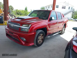 2003 Chevrolet Avalanche with VIN 3GNEK13T33G108258, listed as a IAAI auction lot 42110289 with 135,802 mi miles. Bid and sale history available at carsss.com. Image 2.