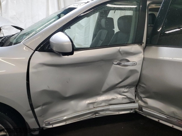 2014 Nissan Pathfinder S with VIN 5N1AR2MM8EC692724, listed as a Copart auction lot 52693365 with 179,913 mi miles and Salvage Title. Bid and sale history available at carsss.com. Image 7.