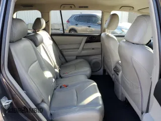 2013 Toyota Highlander with VIN 5TDZA3EH5DS032885, listed as a Copart auction lot 51958635 with 220,789 mi miles and Non Repairable. Bid and sale history available at DreamBid. Image 11.
