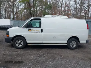 2015 GMC Savana Cargo Van with VIN 1GTW7FCF0F1908220, listed as a IAAI auction lot 41732366 with 286,698 mi miles. Bid and sale history available at carsss.com. Image 14.