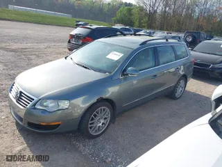 2008 Volkswagen Passat Wagon Komfort with VIN WVWLK73C58E114788, listed as a IAAI auction lot 41909146 with 183,195 mi miles. Bid and sale history available at carsss.com. Image 2.