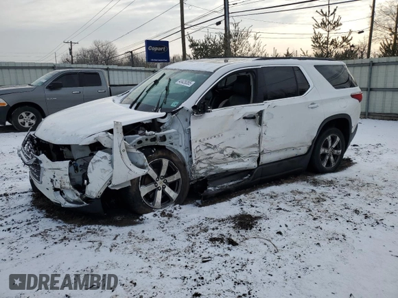 2021 Chevrolet Traverse LT z VIN 1GNERHKWXMJ252163, wystawiony jako Copart lot #43426355 z przebiegiem 40 796 mil mil oraz Szkoda całkowita • Salvage title. Historia ofert i sprzedaży dostępna na DreamBid. Obrazek 1.