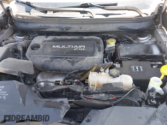 2019 Jeep Cherokee Latitude with VIN 1C4PJLCB3KD206922, listed as a IAAI auction lot 41904629 with 84,665 mi miles. Bid and sale history available at carsss.com. Image 10.