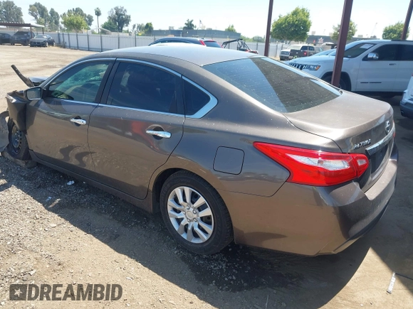 2016 Nissan Altima S z VIN 1N4AL3AP2GN313918, wystawiony jako IAAI lot #42193079 z przebiegiem 111 007 mil mil oraz . Historia ofert i sprzedaży dostępna na DreamBid. Obrazek 3.