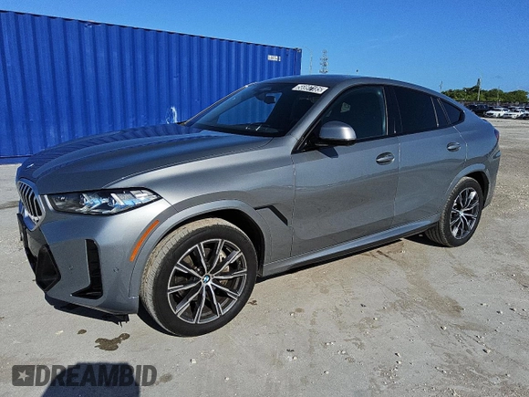 2025 BMW X6 xDrive40i z VIN 5UX33EX02S9W99295, wystawiony jako Copart lot #56997185 z przebiegiem 31 308 mil mil oraz Czysty tytuł • Clean title. Historia ofert i sprzedaży dostępna na DreamBid. Obrazek 1.