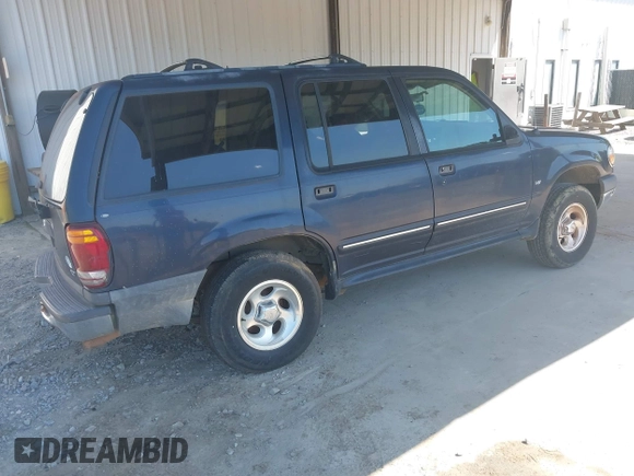 2000 Ford Explorer XLT with VIN 1FMZU63P4YUB12078, listed as a IAAI auction lot 42333783 with 344,100 mi miles and . Bid and sale history available at DreamBid. Image 4.