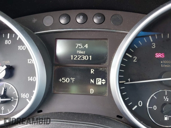 2011 Mercedes-Benz M 350 z VIN 4JGBB5GBXBA734662, wystawiony jako IAAI lot #42078961 z przebiegiem 122 301 mil mil oraz . Historia ofert i sprzedaży dostępna na DreamBid. Obrazek 16.