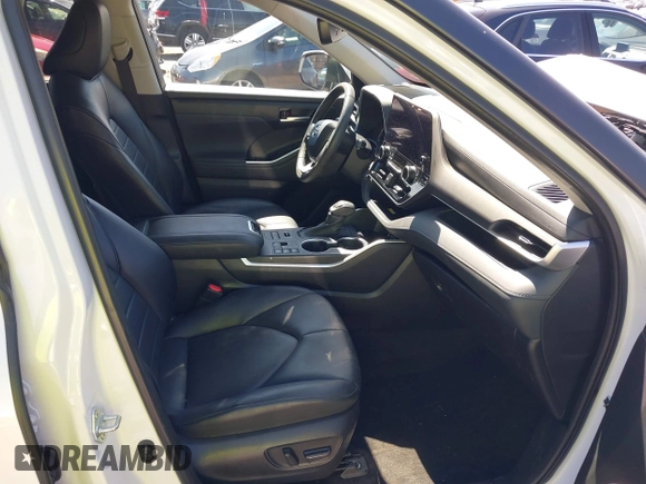 2023 Toyota Highlander L with VIN 5TDKDRBHXPS044812, listed as a IAAI auction lot 42026730 with 27,591 mi miles and . Bid and sale history available at DreamBid. Image 5.