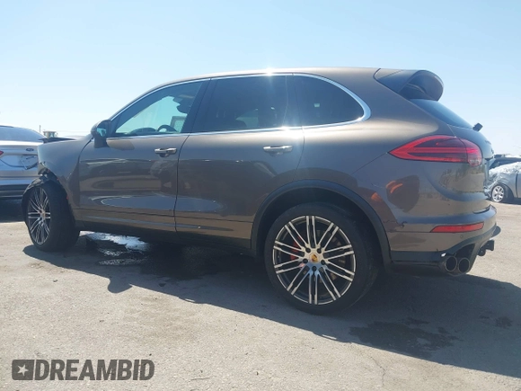 2015 Porsche Cayenne Turbo с VIN WP1AC2A27FLA82984, выставлен на аукционе IAAI как лот 42290464 с пробегом 114 185 миль миль и . История ставок и продаж доступна на DreamBid. Изображение 3.