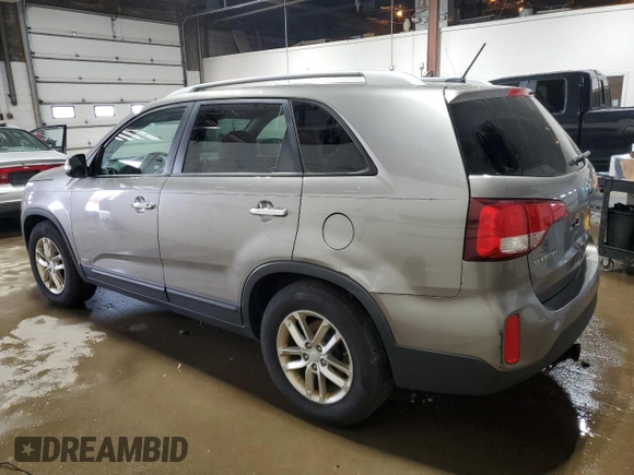 2015 Kia Sorento LX with VIN 5XYKTCA68FG642621, listed as a Copart auction lot 62039005 with 122,579 mi miles and Clean title. Bid and sale history available at DreamBid. Image 2.