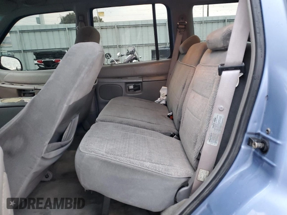 1997 Ford Explorer XLT with VIN 1FMDU35P8VZB98855, listed as a Copart auction lot 44594105 with 210,155 mi miles and Salvage title. Bid and sale history available at DreamBid. Image 11.
