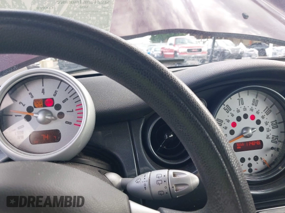 2003 MINI Hardtop with VIN WMWRC33493TC45557, listed as a IAAI auction lot 41868476 with 114,848 mi miles and . Bid and sale history available at DreamBid. Image 7.