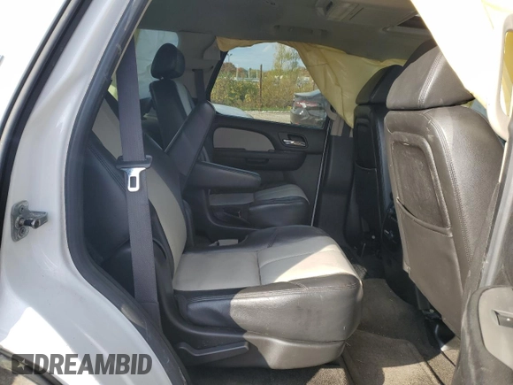 2008 Chevrolet Tahoe 3LT z VIN 1GNFK13068R115383, wystawiony jako Copart lot #77604584 z przebiegiem Nie podano mil oraz Tytuł czysty. Historia ofert i sprzedaży dostępna na DreamBid. Obrazek 10.