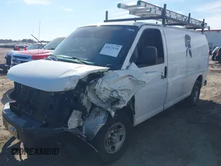 2017 Chevrolet Express Cargo Van with VIN 1GCWGAFF8H1139628, listed as a IAAI auction lot 41673116 with 173,895 mi miles. Bid and sale history available at carsss.com. Image 18.