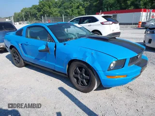 2007 Ford Mustang Deluxe with VIN 1ZVFT80N675297426, listed as a IAAI auction lot 42632379 with 161,185 mi miles and . Bid and sale history available at DreamBid. Image 1.