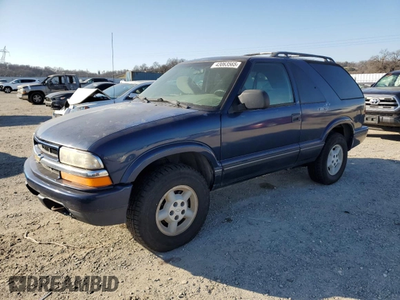 2000 Chevrolet Blazer LS z VIN 1GNCT18W8YK234090, wystawiony jako Copart lot #43063565 z przebiegiem 96 942 mil mil oraz Czysty tytuł • Clean title. Historia ofert i sprzedaży dostępna na DreamBid. Obrazek 1.