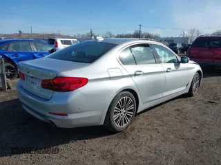 2019 BMW 5 Series 530i xDrive with VIN WBAJA7C57KWC77780, listed as a IAAI auction lot 41511124 with 35,696 mi miles. Bid and sale history available at carsss.com. Image 4.