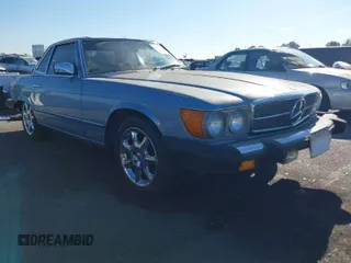 1985 Mercedes-Benz 380 z VIN WDBBA45C6FA020254, wystawiony jako IAAI lot #41254573 z przebiegiem 74 344 mil mil oraz . Historia ofert i sprzedaży dostępna na DreamBid. Obrazek 1.
