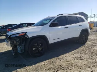 2017 Jeep Cherokee Altitude z VIN 1C4PJLAS0HW596152, wystawiony jako Copart lot #88221155 z przebiegiem 73 198 mil mil oraz Szkoda całkowita • Salvage title. Historia ofert i sprzedaży dostępna na DreamBid. Obrazek 1.