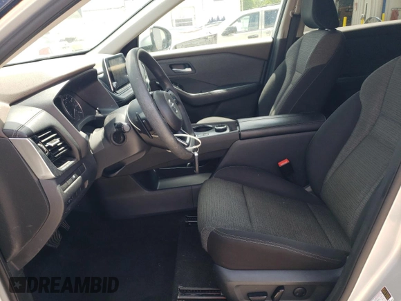 2021 Nissan Rogue SV z VIN 5N1AT3BB7MC733691, wystawiony jako Copart lot #59011065 z przebiegiem 61 827 mil mil oraz Szkoda całkowita • Salvage title. Historia ofert i sprzedaży dostępna na DreamBid. Obrazek 7.