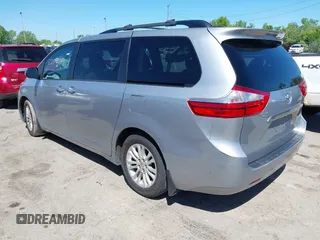 2015 Toyota Sienna XLE с VIN 5TDYK3DC0FS688624, выставлен на аукционе IAAI как лот 42252799 с пробегом 201 522 миль миль и . История ставок и продаж доступна на DreamBid. Изображение 3.
