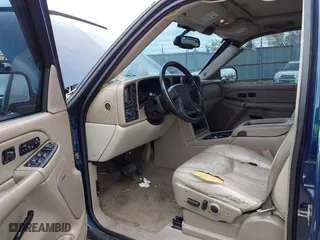 2005 Chevrolet Tahoe Z71 with VIN 1GNEK13Z95R255918, listed as a IAAI auction lot 42033067 with 236,936 mi miles. Bid and sale history available at carsss.com. Image 13.