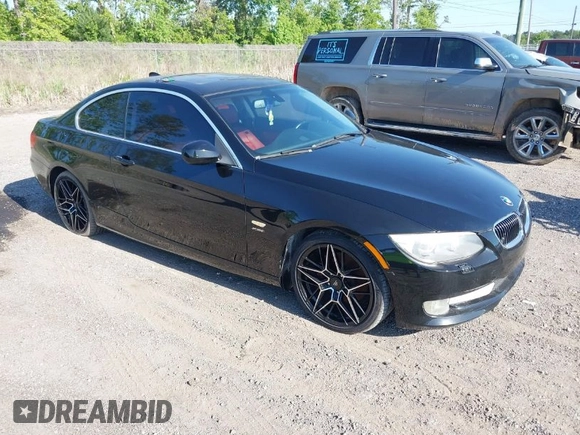 2013 BMW 3 Series 328i xDrive with VIN WBAKF5C51DJ297708, listed as a IAAI auction lot 41736962 with 113,064 mi miles. Bid and sale history available at carsss.com. Image 1.