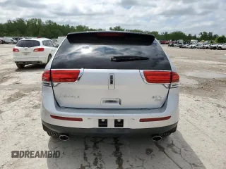 2011 Lincoln MKX z VIN 2LMDJ8JK6BBJ08962, wystawiony jako Copart lot #54329225 z przebiegiem 183 883 mil mil oraz Szkoda całkowita • Salvage title. Historia ofert i sprzedaży dostępna na DreamBid. Obrazek 6.