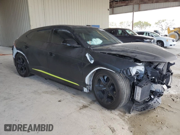 2021 Lamborghini Urus z VIN ZPBUA1ZL8MLA13299, wystawiony jako Copart lot #43382284 z przebiegiem 20 929 mil mil oraz Szkoda całkowita • Salvage title. Historia ofert i sprzedaży dostępna na DreamBid. Obrazek 4.