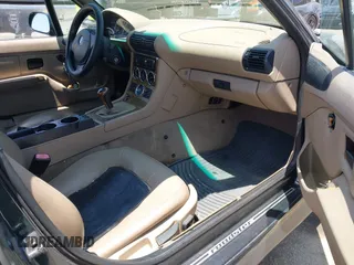 2001 BMW Z3 2.5 z VIN WBACN33491LK45326, wystawiony jako IAAI lot #42486182 z przebiegiem 142 530 mil mil oraz . Historia ofert i sprzedaży dostępna na DreamBid. Obrazek 5.